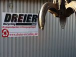 Greifer und Firmenlogo